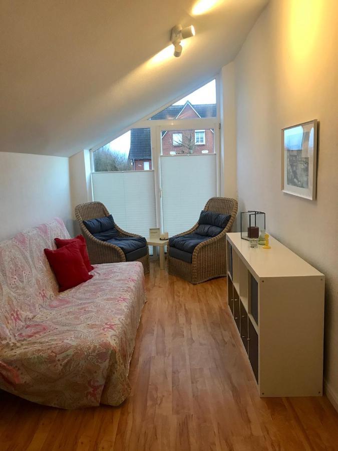 Gemuetliches Ferienhaus Hinterm Deich Nordstrand Luaran gambar